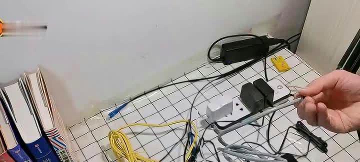 机顶盒光纤红光闪烁的原因是什么？