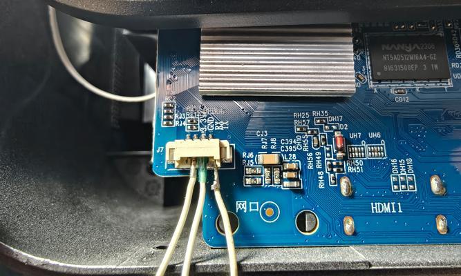 投影仪黑胶条的去除方法是什么？去除后如何防止再次出现？